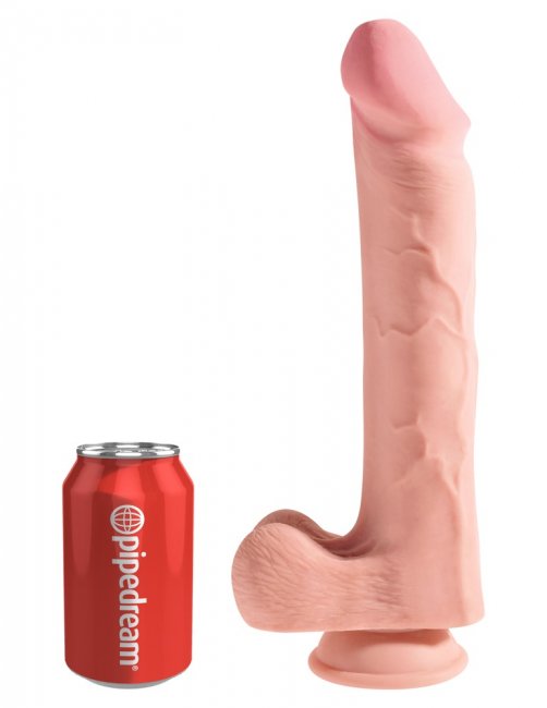 12“ Triple Density Cock with Balls . Ljus rosa Dildo med fantastisk sugkopp bredvid en 33cl burk för storleks ref