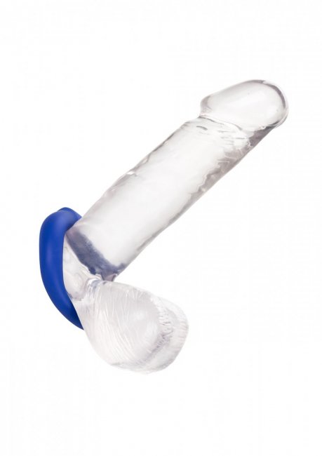 Admiral Rechargeable Pump Kit- demonstrations bild av anvädning av penis ring