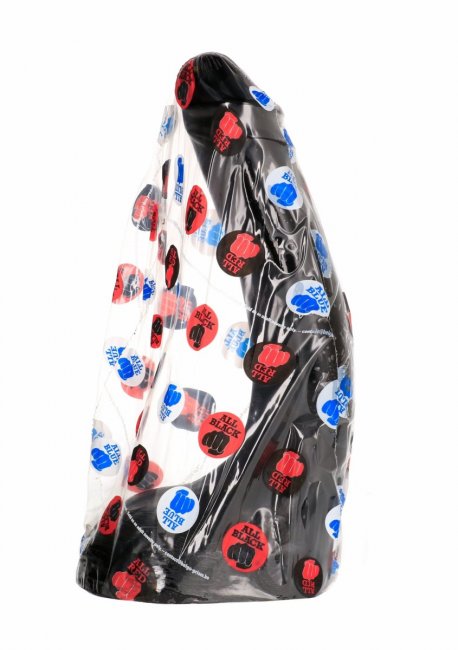 Realistisk dildo tillverkad av högkvalitativ PVC. Enkel att använda. Verklighetstroget utseende. Bekväm användning och design.