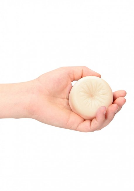 Tvål formad som ett anus. Enkel och rolig att använda samtidigt som du rengör händerna. Passar som en perfekt skämt present.