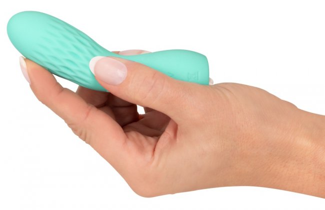 Uppladdningsbar vibrator tillverkad av högkvalitativ silikon. 10 djupa vibrationer. Flexibelt skaft. Helt vattentät. Enkel.