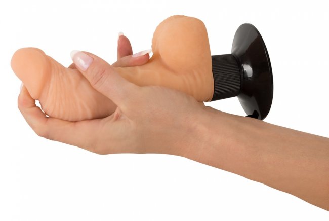 Realistisk dildo tillverkad av högkvalitativt material. Enkel att använda. Verklighetstrogna vener och ollon. Flexibelt skaft