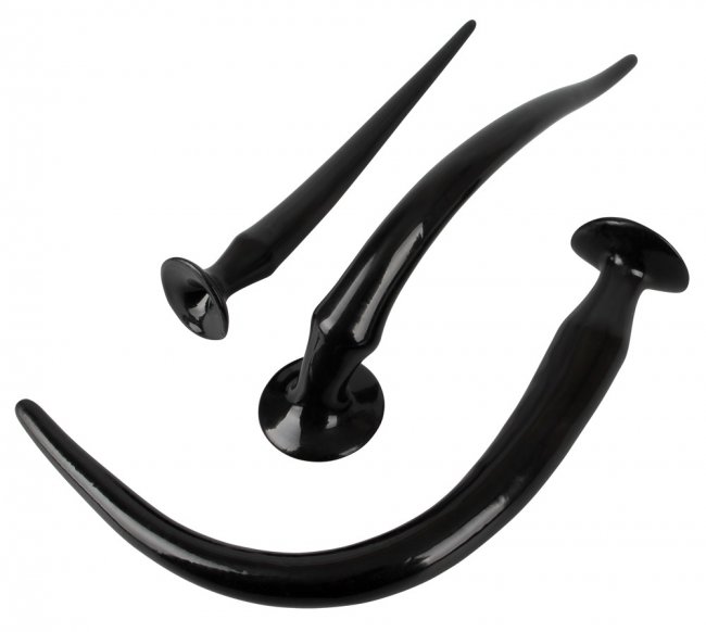 Tre extra långa analpluggar. Mycket flexibel och böjlig. Sugkopp i botten. PVC. Olika vikter och storlekar. Gradvist ökande.
