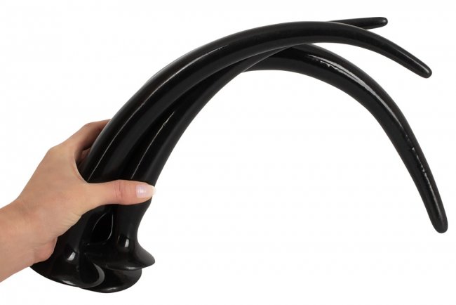 Tre extra långa analpluggar. Mycket flexibel och böjlig. Sugkopp i botten. PVC. Olika vikter och storlekar. Gradvist ökande.