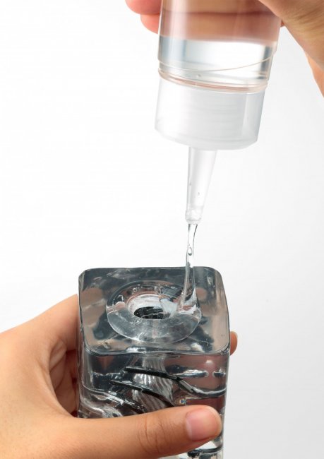 Genomskinlig masturbator med en unik 3D design som stimulerar. Högkvalitativt och superstretchigt material. Återanvändbar.